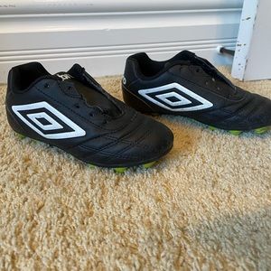 Umbro Soccer Cleats ⚽️ Youth/Toddler Size 11